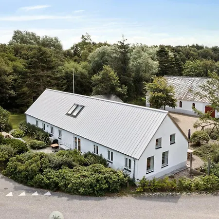 Renovated Estate With Private *