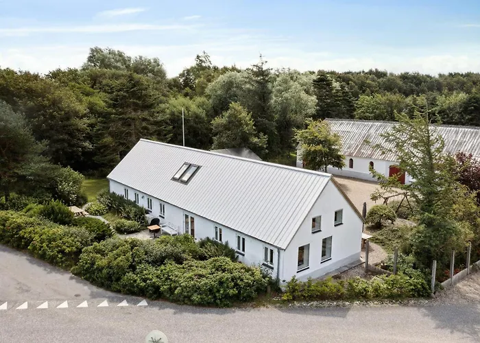 Renovated Estate With Private *