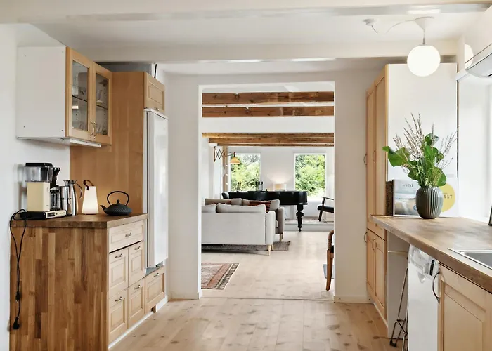 Renovated Estate With Private Hébergement de vacances Roslev